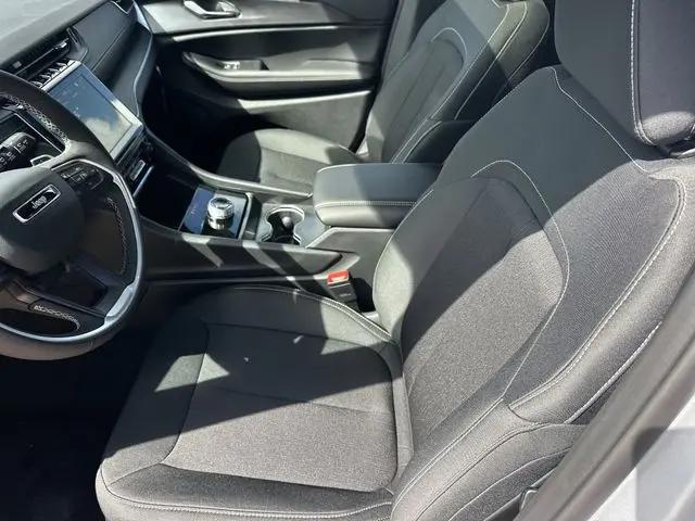 2026 Jeep Grand Cherokee Altitude 4x2