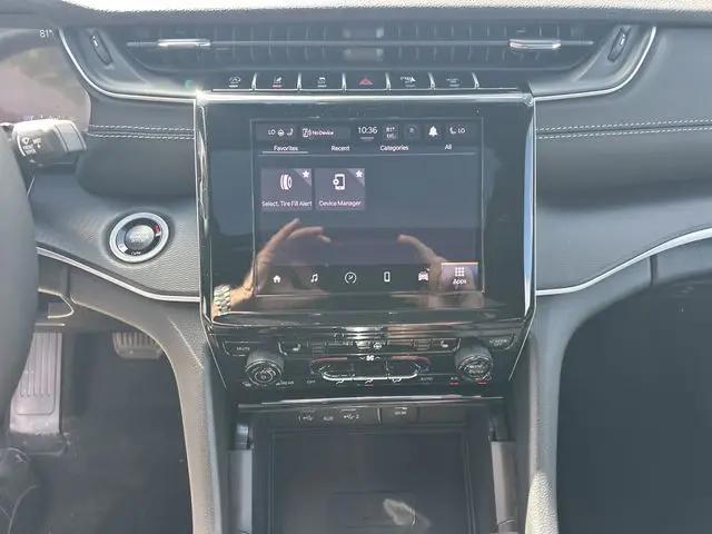2026 Jeep Grand Cherokee Altitude 4x2