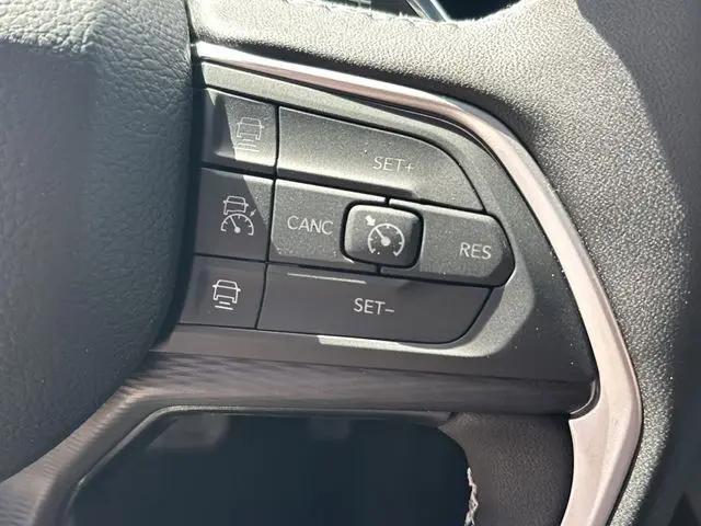 2026 Jeep Grand Cherokee Altitude 4x2