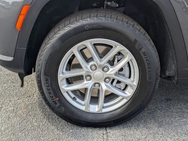 2026 Jeep Grand Cherokee L Laredo 4x2