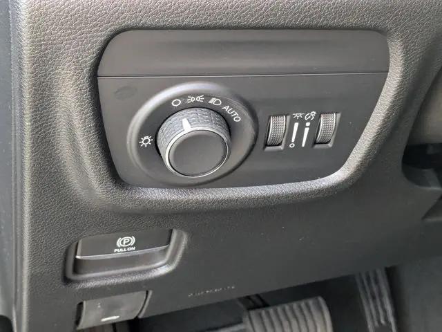 2026 Jeep Grand Cherokee L Laredo 4x2