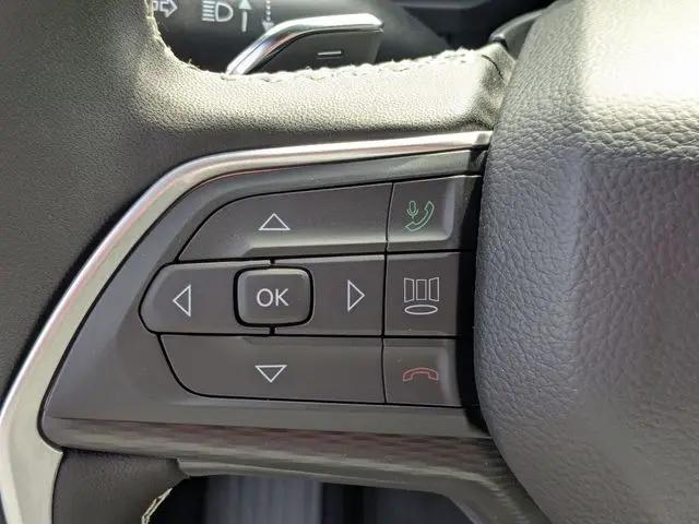 2026 Jeep Grand Cherokee L Laredo 4x2