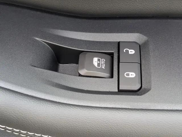 2026 Jeep Grand Cherokee L Laredo 4x2
