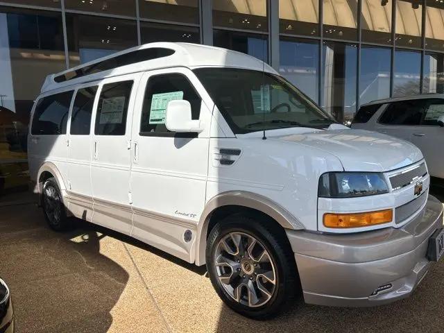 2026 Chevrolet Express Cargo Van 2500 Regular Wheelbase, WT, RWD