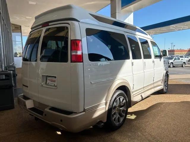 2026 Chevrolet Express Cargo Van 2500 Regular Wheelbase, WT, RWD