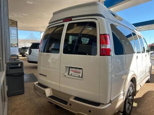 2026 Chevrolet Express Cargo Van 2500 Regular Wheelbase, WT, RWD