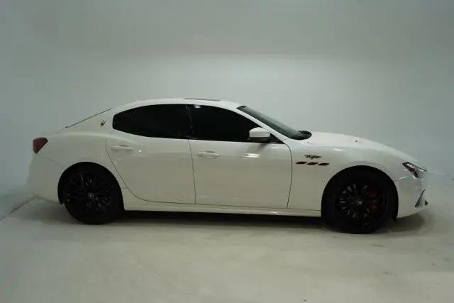 2022 Maserati Ghibli Trofeo