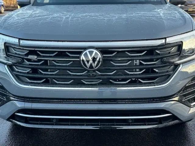 2026 Volkswagen Atlas Cross Sport SEL Premium R-Line