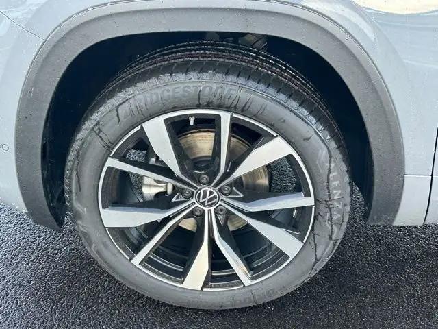 2026 Volkswagen Atlas Cross Sport SEL Premium R-Line