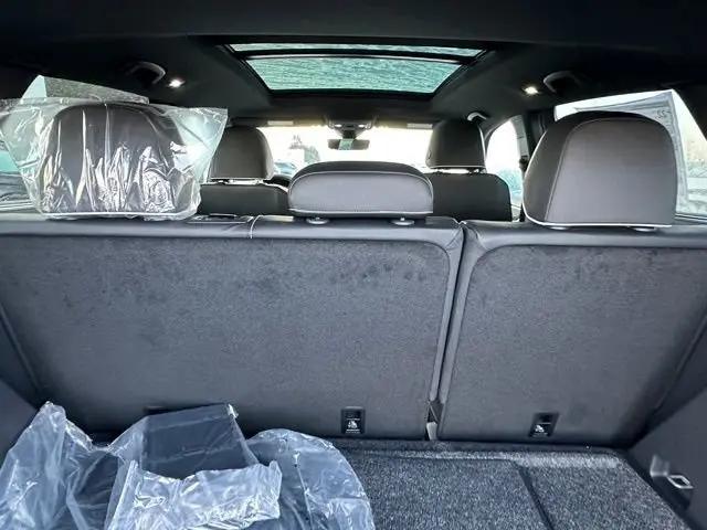 2026 Volkswagen Atlas Cross Sport SEL Premium R-Line