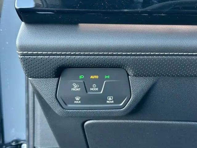 2026 Volkswagen Atlas Cross Sport SEL Premium R-Line