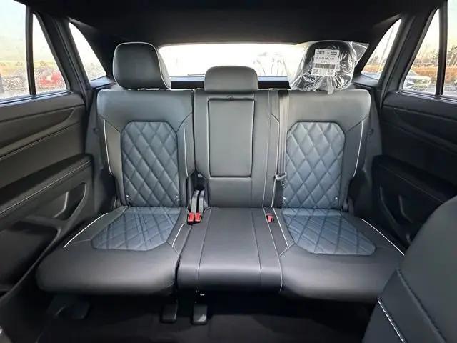 2026 Volkswagen Atlas Cross Sport SEL Premium R-Line