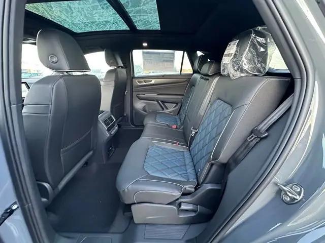 2026 Volkswagen Atlas Cross Sport SEL Premium R-Line