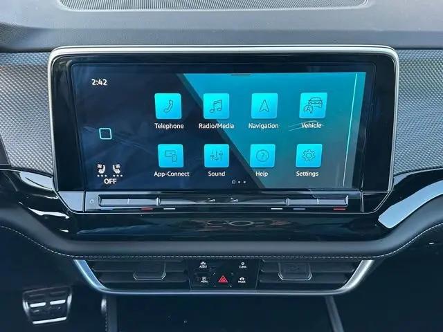 2026 Volkswagen Atlas Cross Sport SEL Premium R-Line