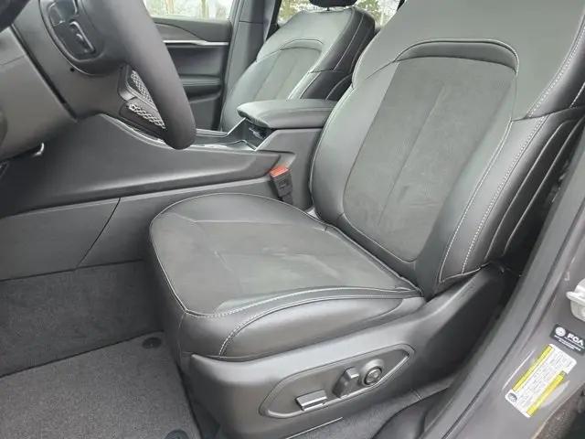 2026 Jeep Grand Cherokee L Altitude 4x4