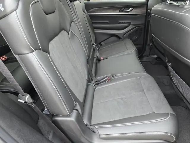 2026 Jeep Grand Cherokee L Altitude 4x4