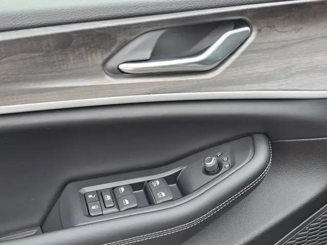 2026 Jeep Grand Cherokee L Altitude 4x4