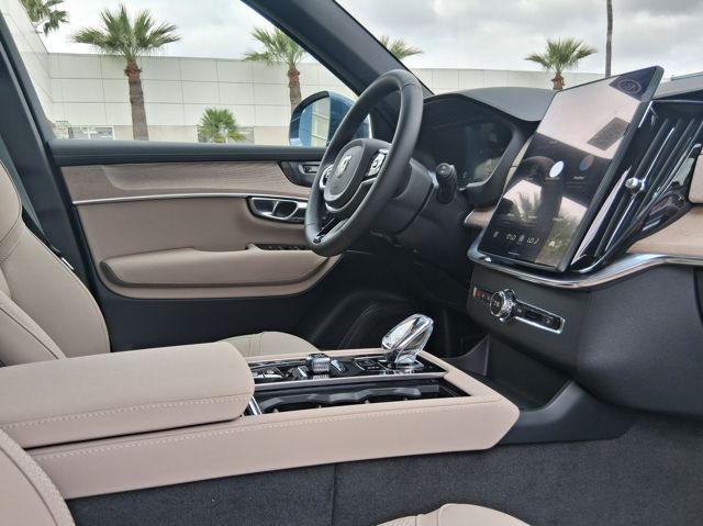 2026 Volvo XC90 Plus, B6 AWD Gas (mild hybrid), Gasoline, Bright, 7 Seats