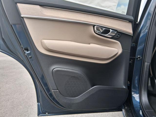 2026 Volvo XC90 Plus, B6 AWD Gas (mild hybrid), Gasoline, Bright, 7 Seats