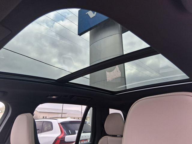 2026 Volvo XC90 Plus, B6 AWD Gas (mild hybrid), Gasoline, Bright, 7 Seats