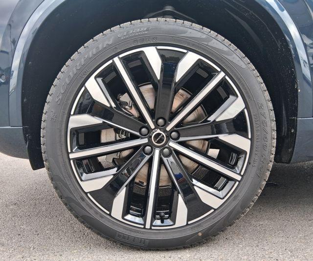 2026 Volvo XC90 Plus, B6 AWD Gas (mild hybrid), Gasoline, Bright, 7 Seats