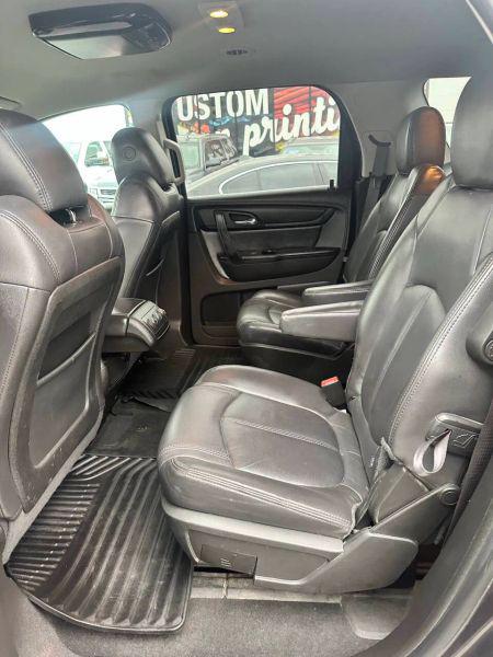 2013 GMC Acadia SLE-2