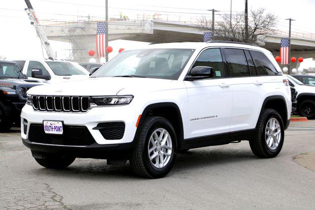 2026 Jeep Grand Cherokee Laredo 4x2