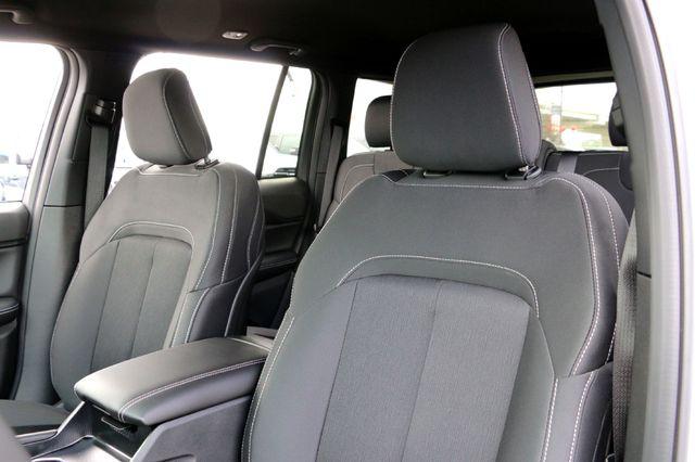2026 Jeep Grand Cherokee Laredo 4x2