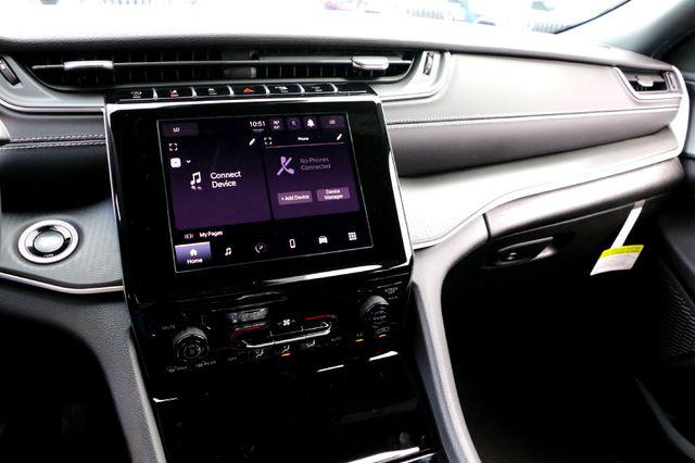 2026 Jeep Grand Cherokee Laredo 4x2