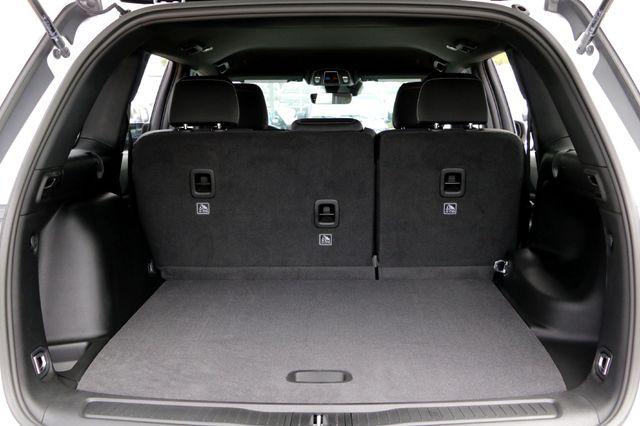2026 Jeep Grand Cherokee Laredo 4x2