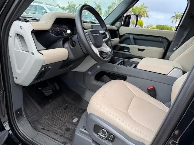 2023 Land Rover Defender 130 SE