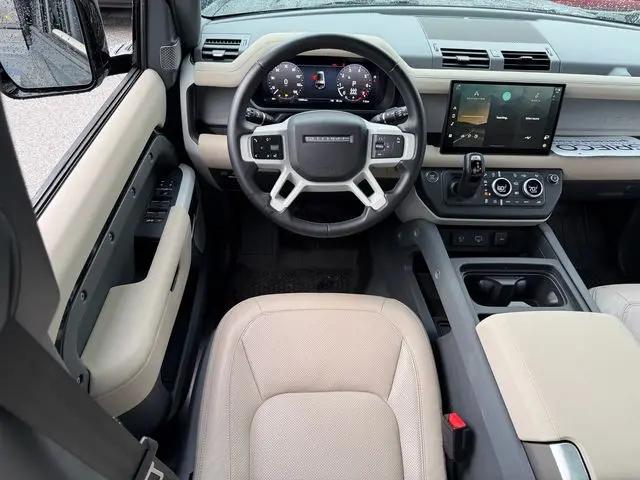 2023 Land Rover Defender 130 SE