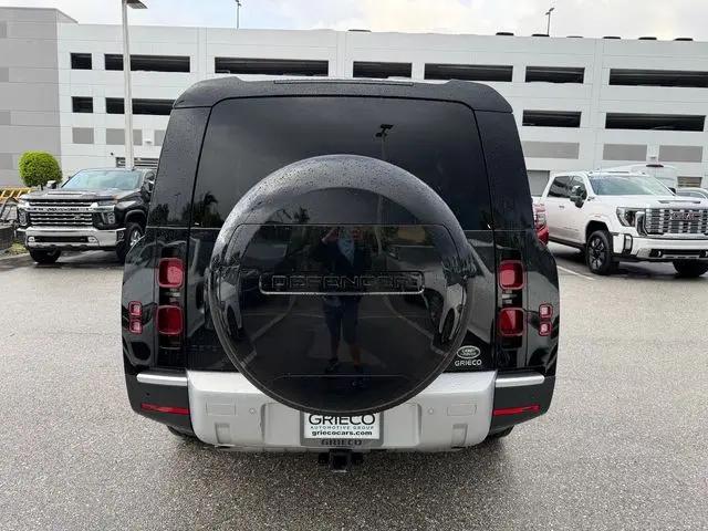 2023 Land Rover Defender 130 SE