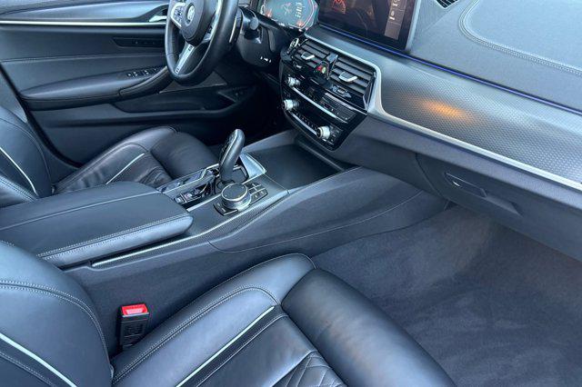 2023 BMW M5 i xDrive