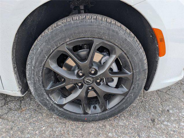 2026 Chrysler Pacifica Select AWD