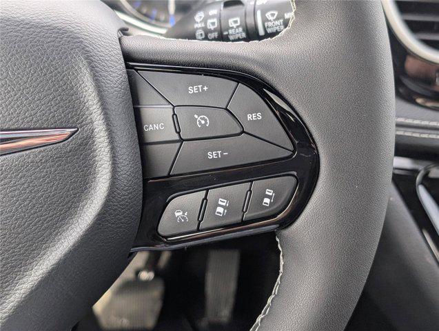 2026 Chrysler Pacifica Select AWD