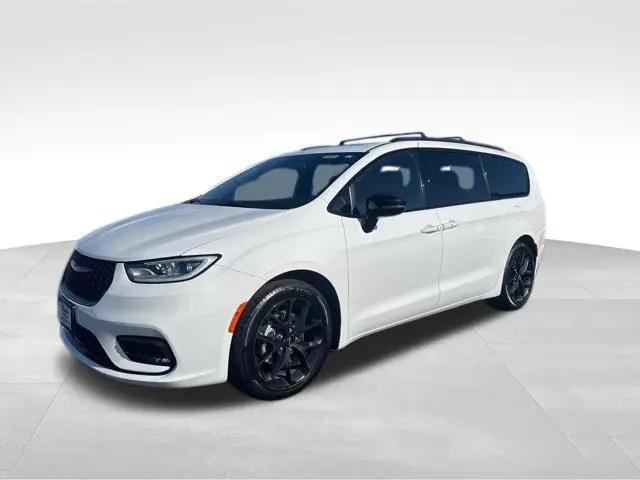 2025 Chrysler Pacifica Limited for sale in Merrill, WI