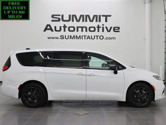 2024 Chrysler Pacifica Hybrid S Appearance Pkg for sale in Fond Du Lac, WI