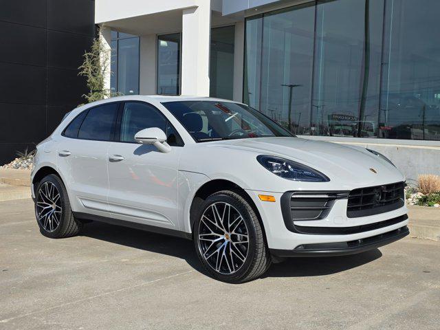 2026 Porsche Macan AWD