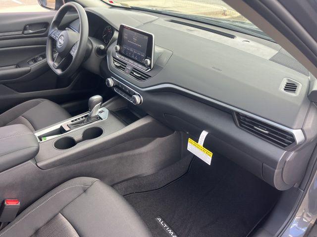 2025 Nissan Altima S FWD