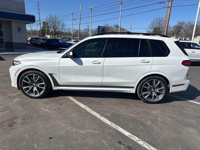 2022 BMW X7 M50i