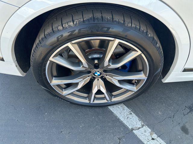 2022 BMW X7 M50i