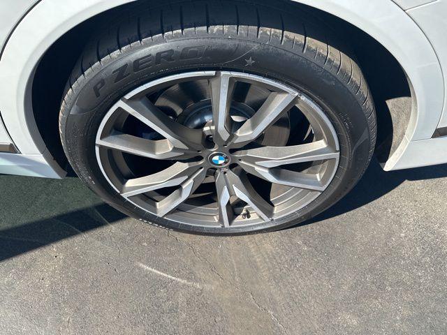 2022 BMW X7 M50i