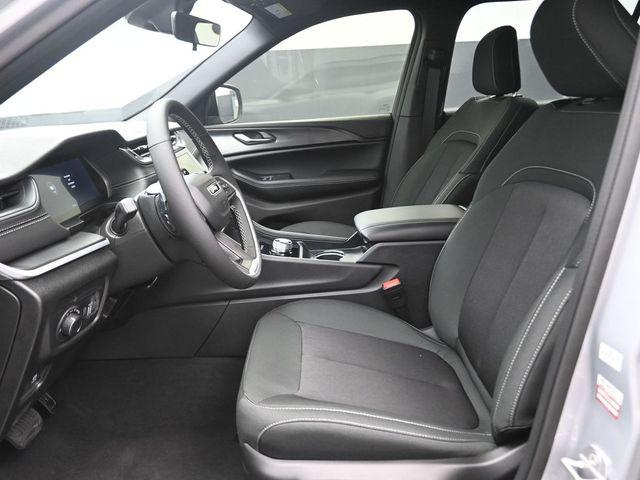 2026 Jeep Grand Cherokee L Altitude 4x2