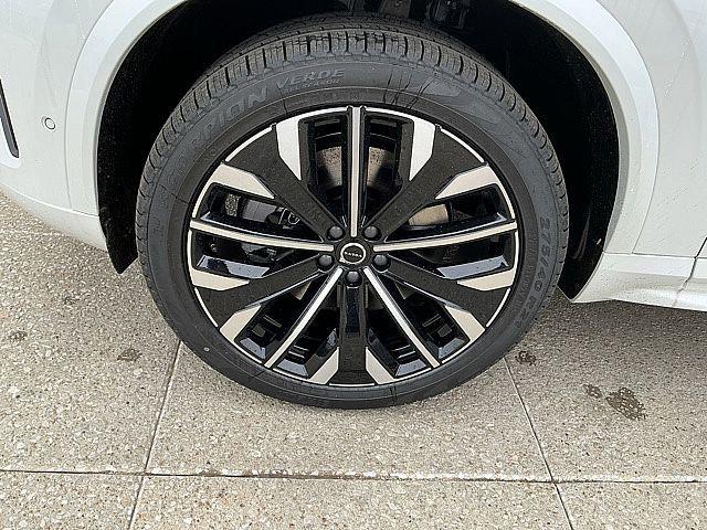 2026 Volvo XC90 Plug-In Hybrid Ultra Dark Theme, T8 AWD, Electric/Gasoline, 6 Seats