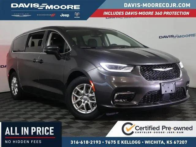 2023 Chrysler Pacifica Touring L for sale in Wichita, KS