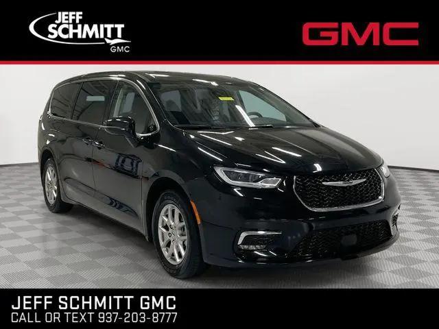 2024 Chrysler Pacifica Touring L for sale in Fairborn, OH