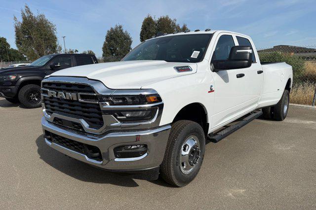 2026 RAM Ram 3500 RAM 3500 TRADESMAN CREW CAB 4X4 8 BOX