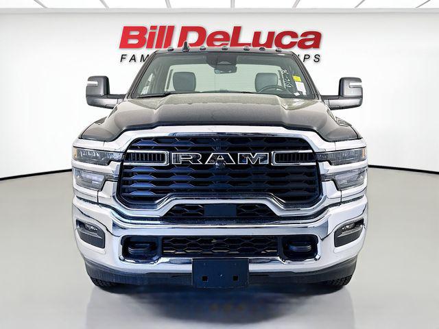 2026 RAM 3500 Chassis RAM 3500 TRADESMAN CHASSIS REGULAR CAB 4X4 60 CA