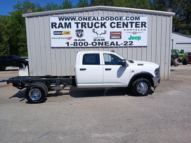 2026 RAM Ram 3500 Chassis Cab RAM 3500 TRADESMAN CREW CAB CHASSIS 4X4 60 CA